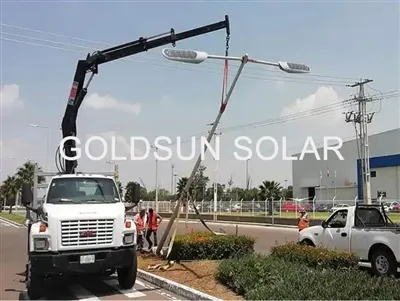 X'inhuma l-Karatteristiċi Prinċipali tad-Dwal tal-Lawn Solari